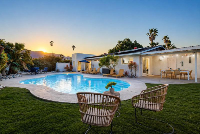 25% Off May Perfect For Families WPool Hot Tub - image 1