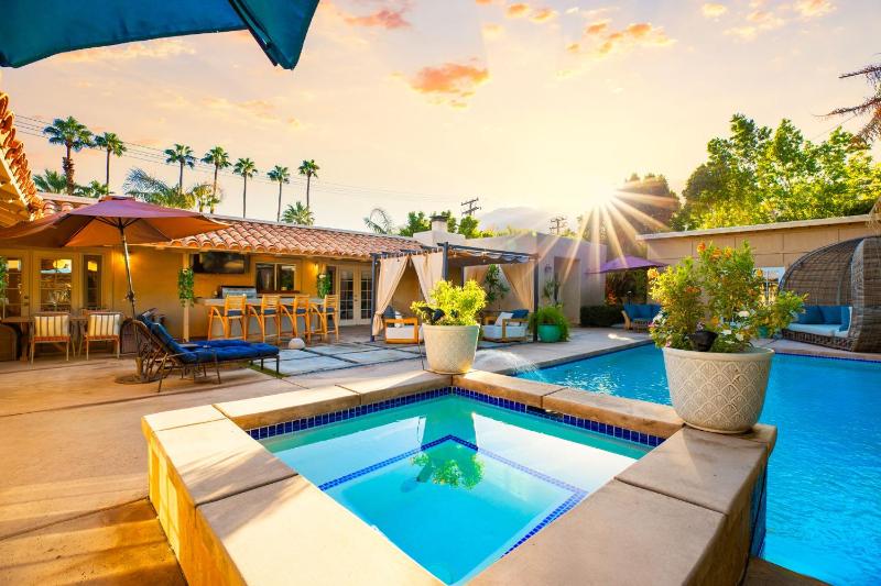 Great Reviews Beautiful Movie Colony Home PoolSpa - image 21