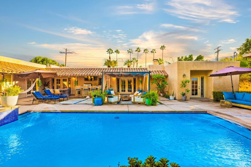 Great Reviews Beautiful Movie Colony Home PoolSpa - image 12