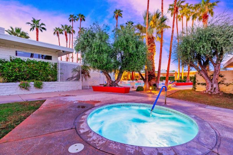 20% Off May 14-17 Amazing Reviews WPool Hot Tub - image 24