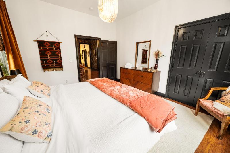 Charming East Nashville Home Mins From Downtown - image 5