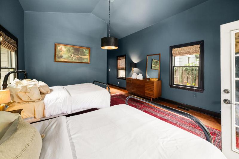 Charming East Nashville Home Mins From Downtown - image 4