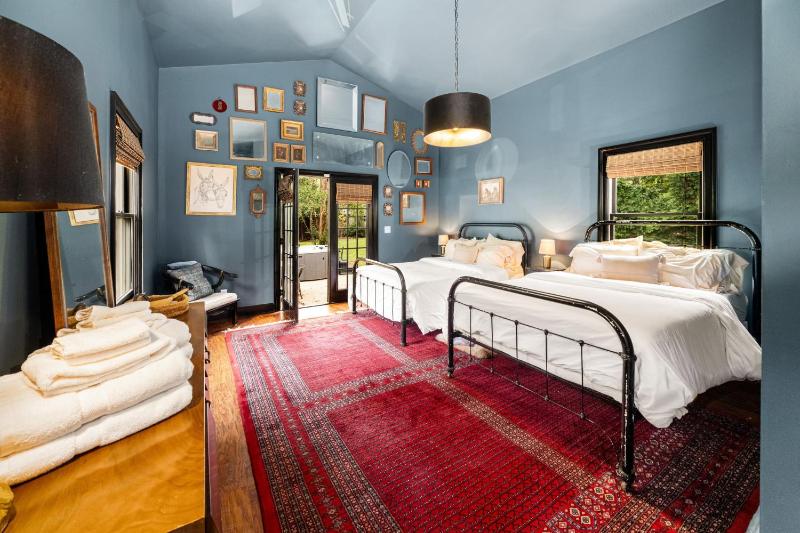 Charming East Nashville Home Mins From Downtown - image 3