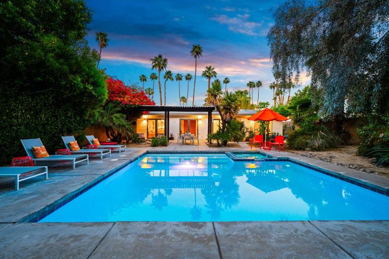 Perfect Location For Families -Pool Hot Tub - image 1