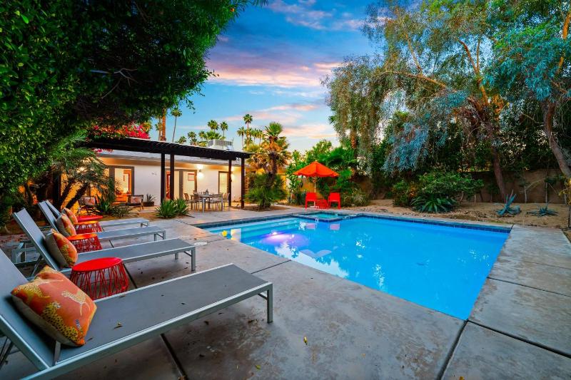 Perfect Location For Families -Pool Hot Tub - image 12