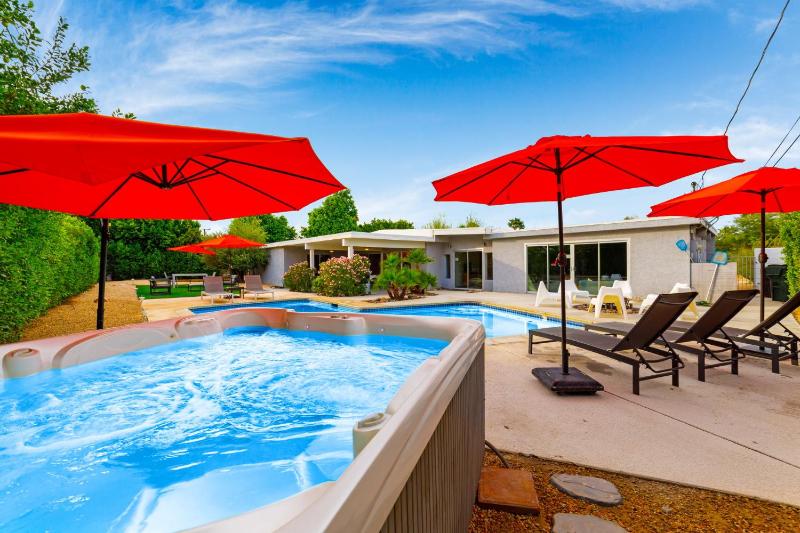 30 Stay Perfect For Families WPool Hot Tub - image 1