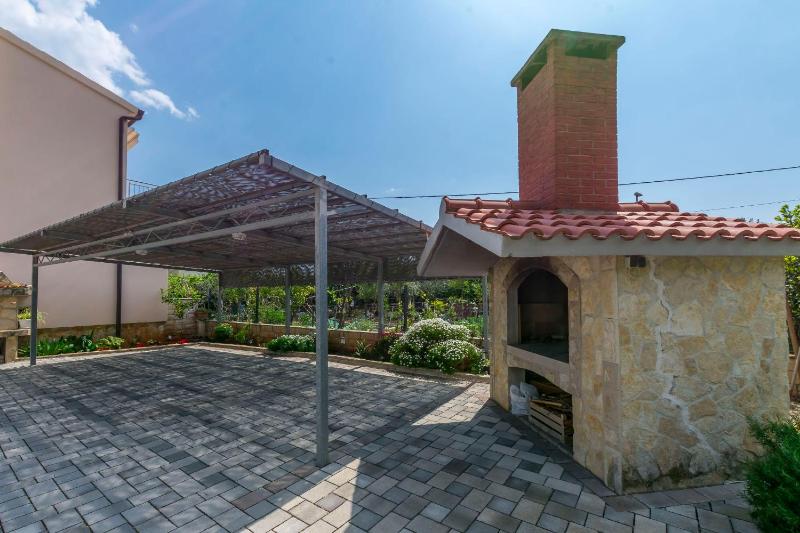 Apartments Mir - image 17