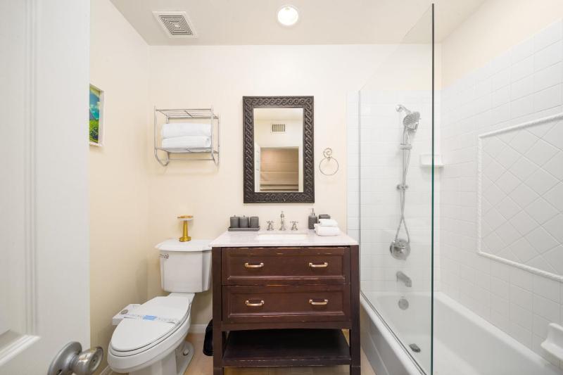 Perfect For Families Great Location-PoolHot Tub - image 22