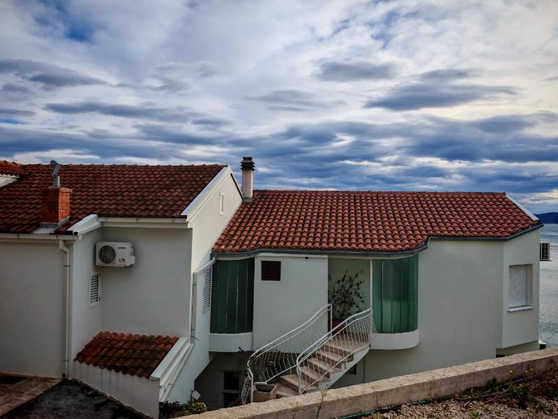 Apartments by the sea Zivogosce - Porat Makarska - 25453 - image 1