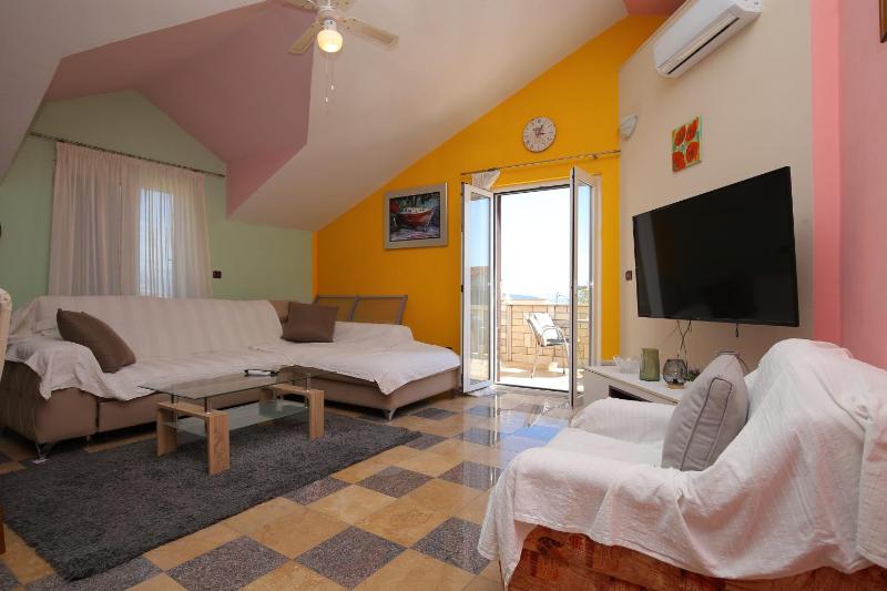 Apartments with parking space Kastel Stari Kastela - 25141 - image 23