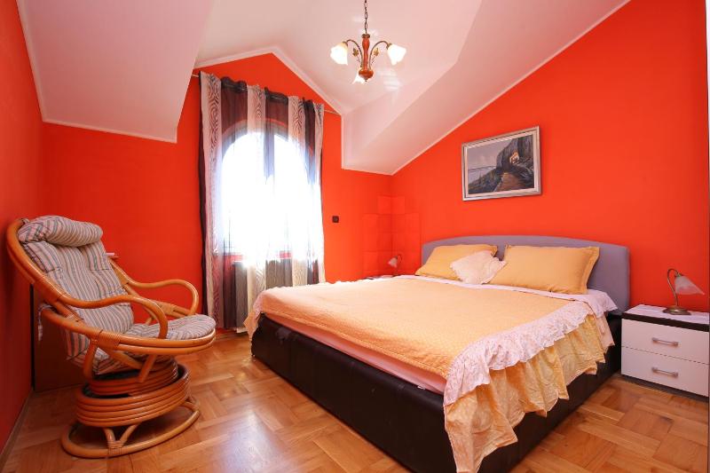 Apartments with parking space Kastel Stari Kastela - 25141 - image 7