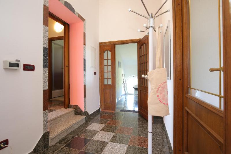 Apartments with parking space Kastel Stari Kastela - 25141 - image 18