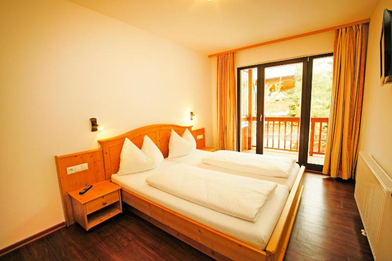 One-Bedroom Apartment image 2