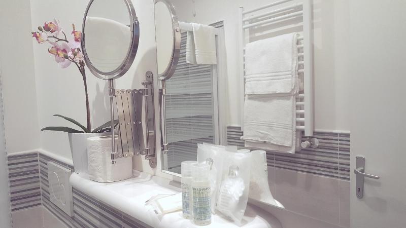 Superior Double or Twin Room image 4