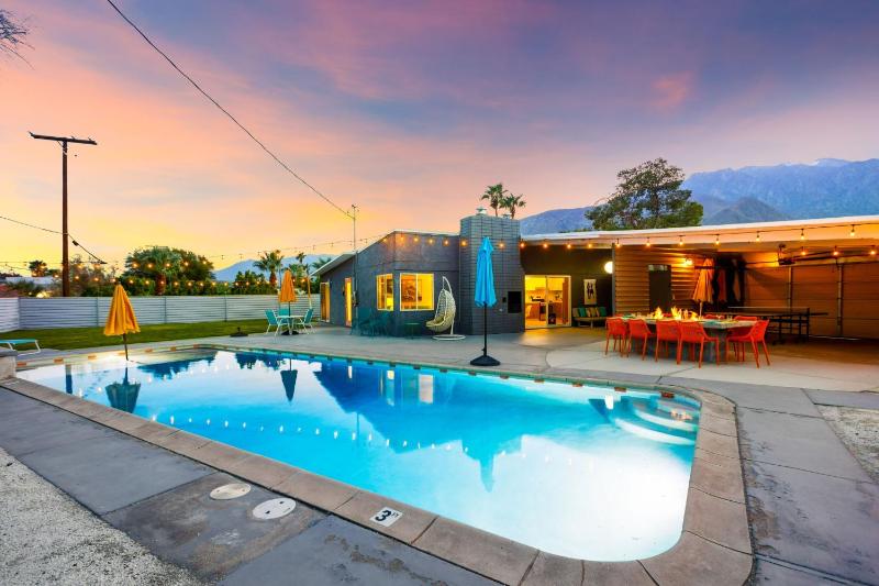 30Stay Resort-Style Backyard PoolSpaLarge Patio - image 18