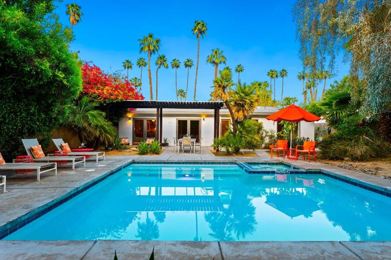 25% Off 30 Stay Great Location WPoolSpa Views - image 1