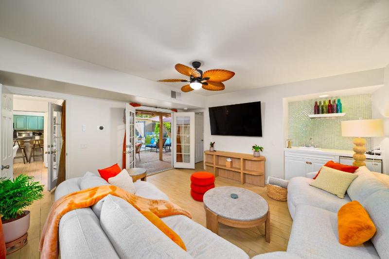 Perfect For Families Great Location-PoolHot Tub - image 24