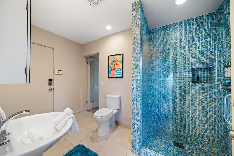 20% Off May 14-17 Perfect 4 Families -PoolJacuzzi - image 8