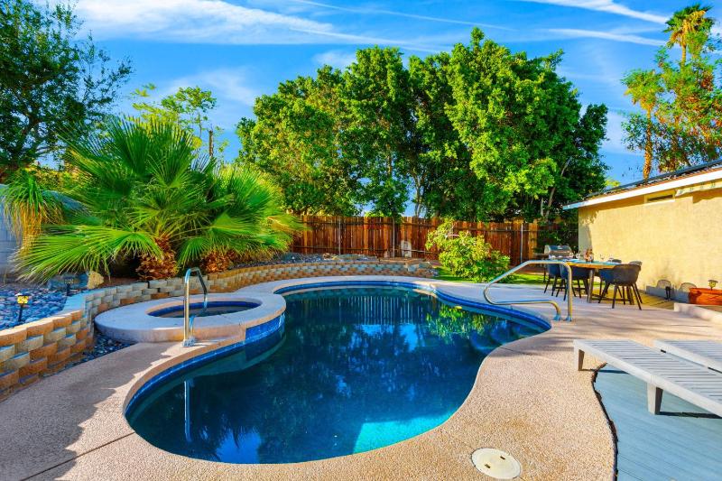 25% Off 30 Stay WPool Hot Tub Lrg Patio - image 5