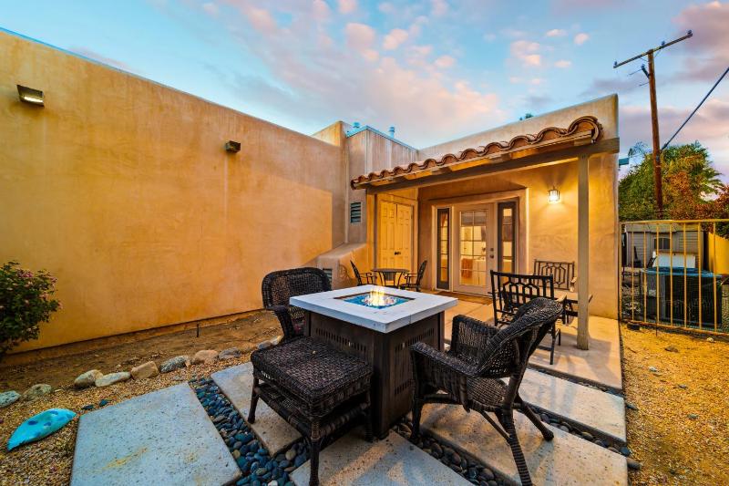 Perfect For Families Great Location-PoolHot Tub - image 10