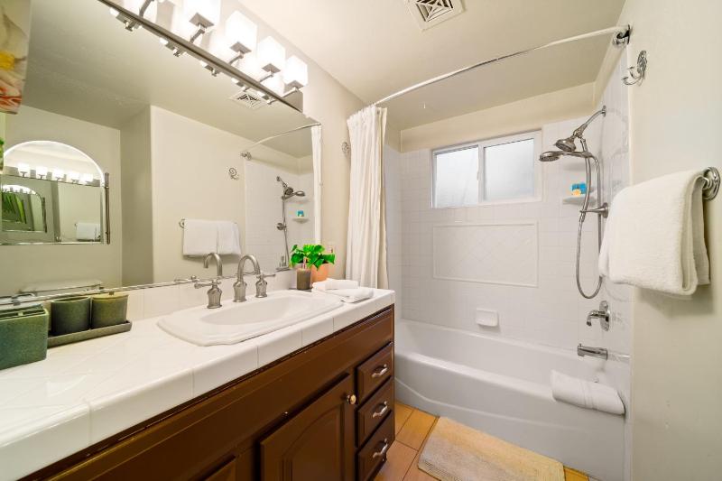 Perfect For Families Great Location-PoolHot Tub - image 32
