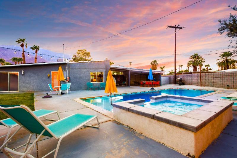 30Stay Resort-Style Backyard PoolSpaLarge Patio - image 15