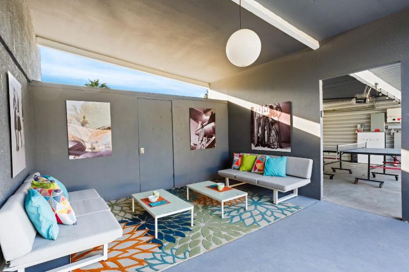 30Stay Resort-Style Backyard PoolSpaLarge Patio - image 2