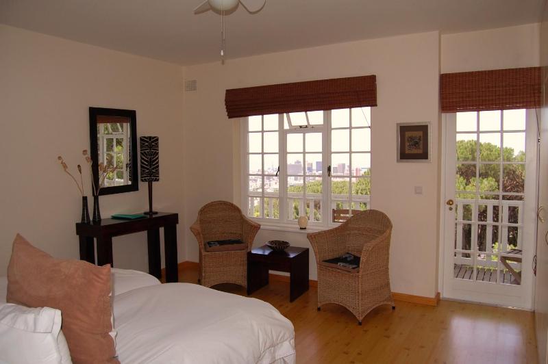 Cape Paradise Lodge and Apartments - image 13