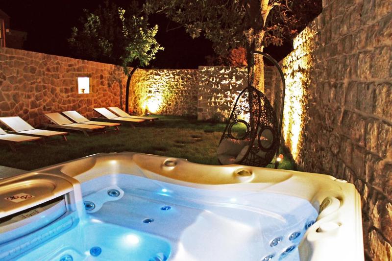 Beachfront house with hot tubCavtat Dubrovnik - 25441 - image 19