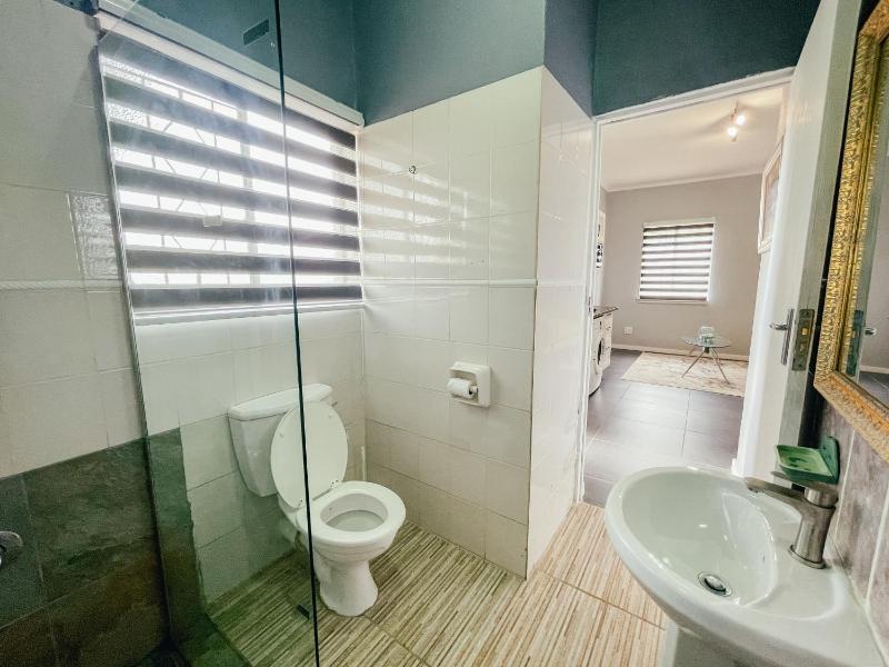 Spacious 2 bedroom Linden Cottage - image 8