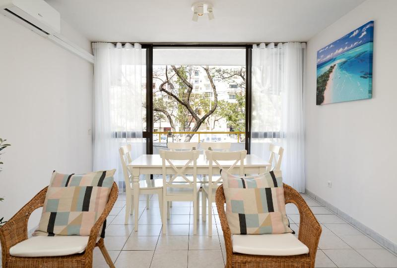 BmyGuest - Quarteira Cosy Beach Apartment - image 7