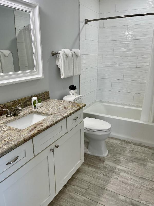 Beachgate Condo Suites and Hotel 227 condo - image 5
