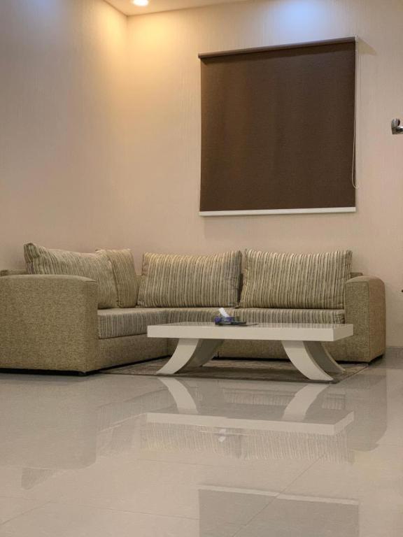 Quiet Rooms 2 Serviced Apartments - image 3