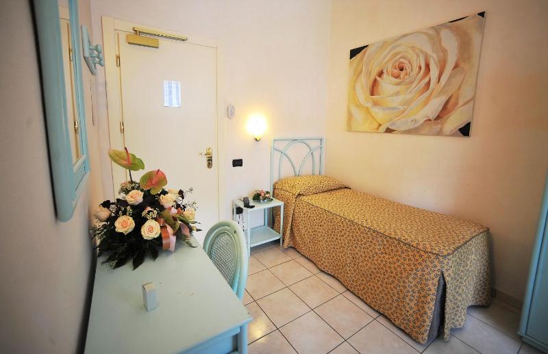 Single Room image 1