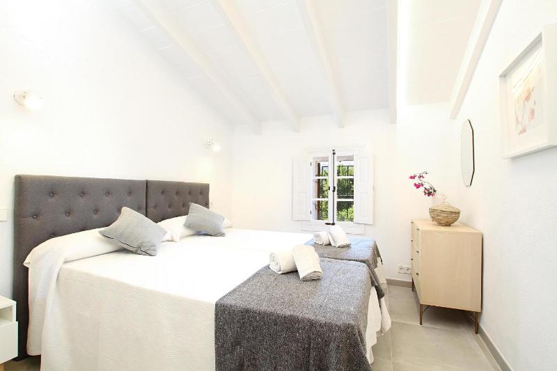 Superb Pollensa Villa 5 Bedrooms Villa Fiorever Mountainside Views - image 15