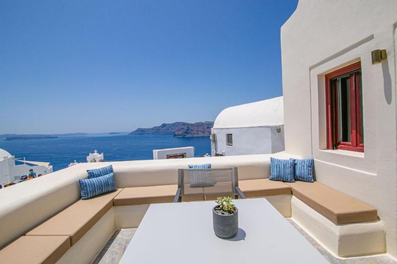 Elegant Santorini Villa Villa Mariniou Private Hot Tub Air Conditioning - image 3
