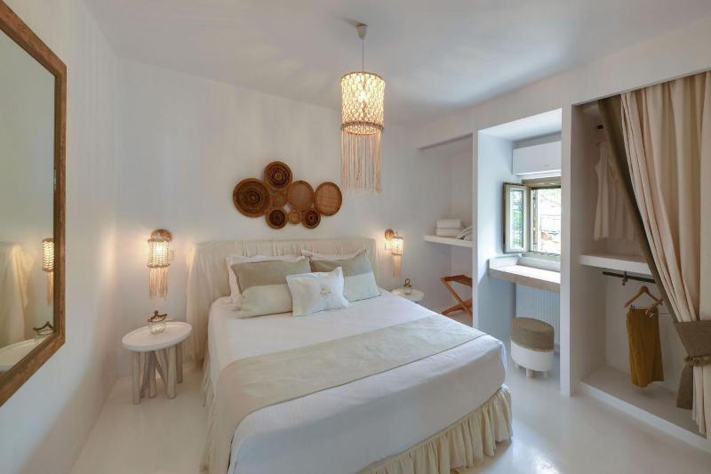 Executive Paros Villa 4 Bedrooms Villa Almyrikia Sunset Stunning Sea View - image 29