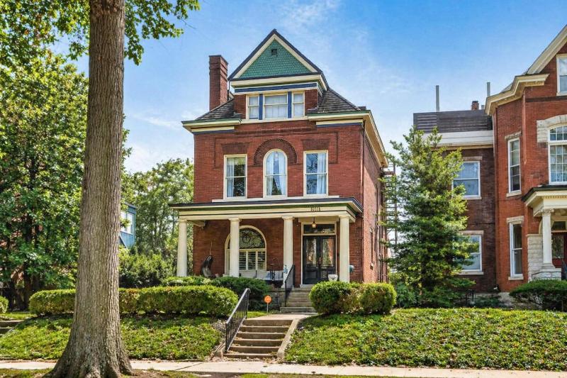 Derby City Delight - LUX home in Perfect Location - Family Friendly - image 1