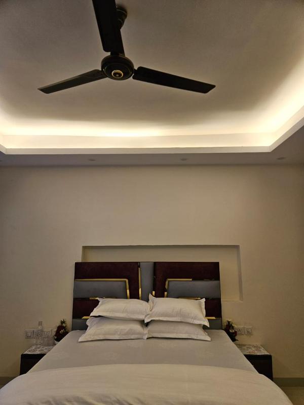 Noida Aiport Inn - image 8