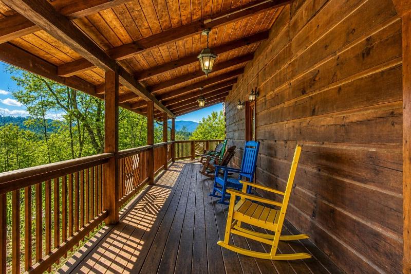Livin' Lodge Hot Tub WIFI 560 FREE tickets each paid day Pool Table WIFI! - image 23
