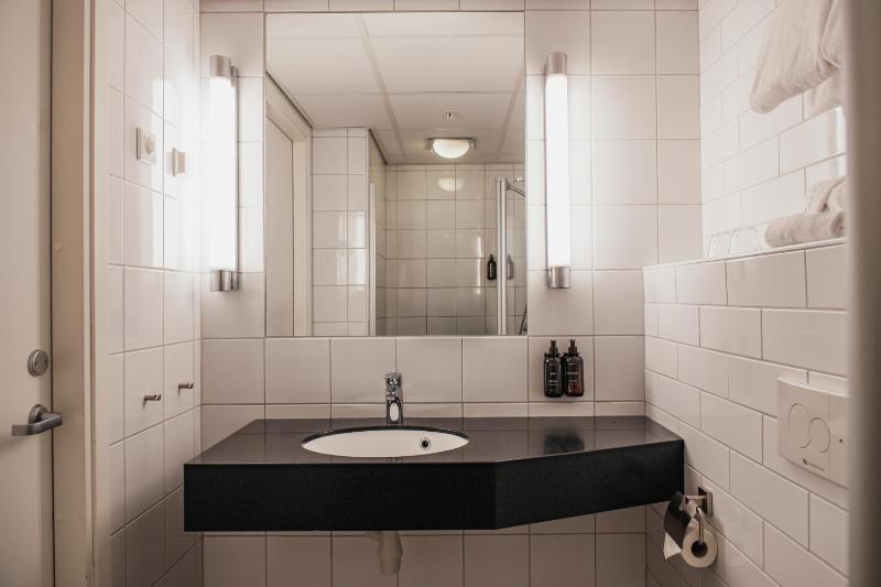 Home Hotel With - image 40