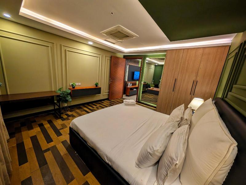Classic One-Bed Apartment - Goldcrest Mall and Residency - image 13