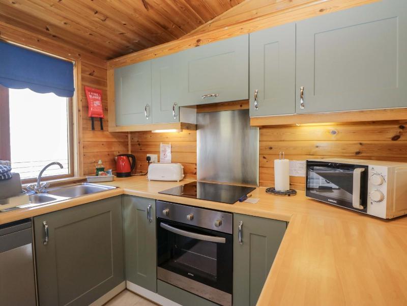 Elm Lodge - image 46