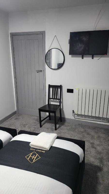 Holiday Plus - 50 Palatine Road - image 47