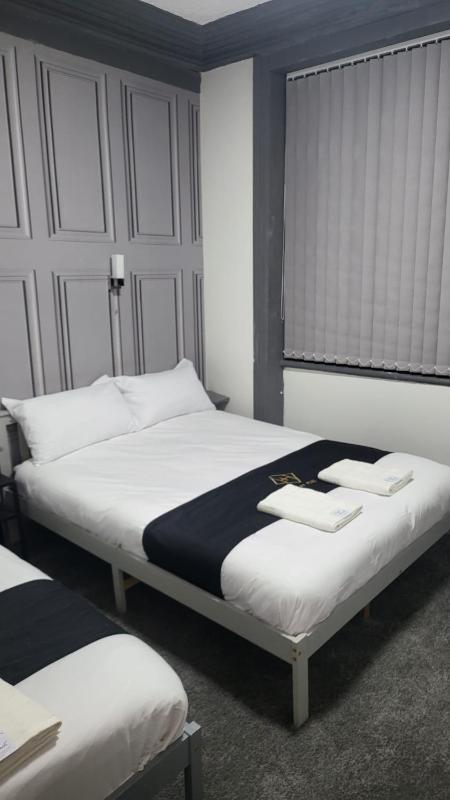 Holiday Plus - 50 Palatine Road - image 3