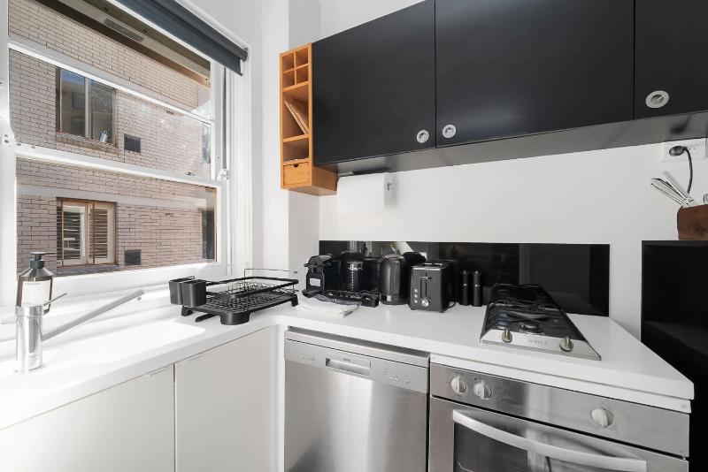 Boutique Apartment in Elizabeth Bay - image 2