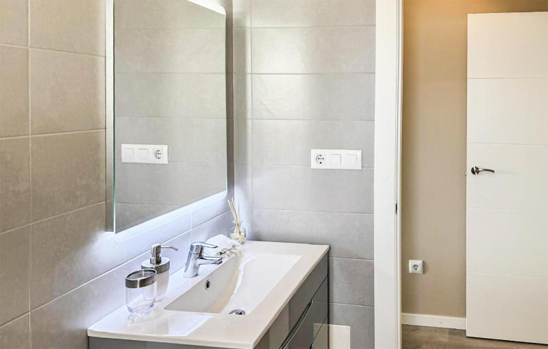 Beautiful Apartment In Orihuela Costa With Sauna - image 13