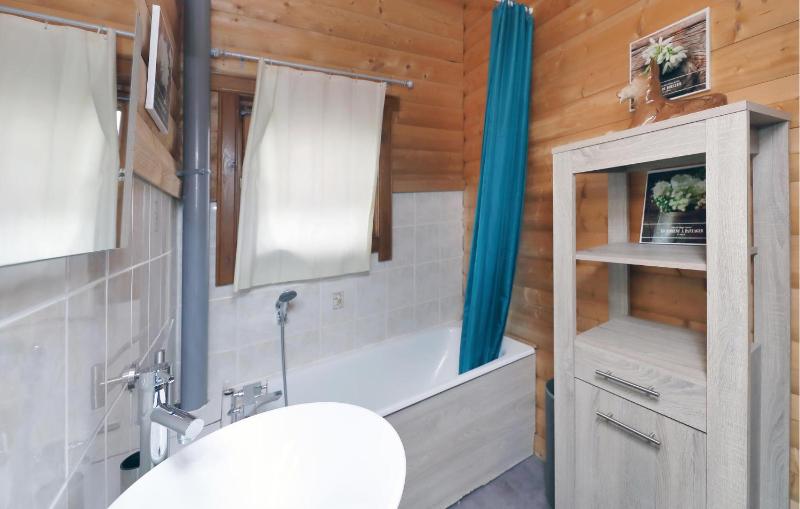 1 Bedroom Gorgeous Apartment In Gerardmer - image 27