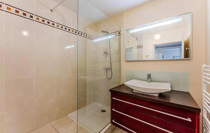 1 Bedroom Beautiful Apartment In Arcachon - image 9