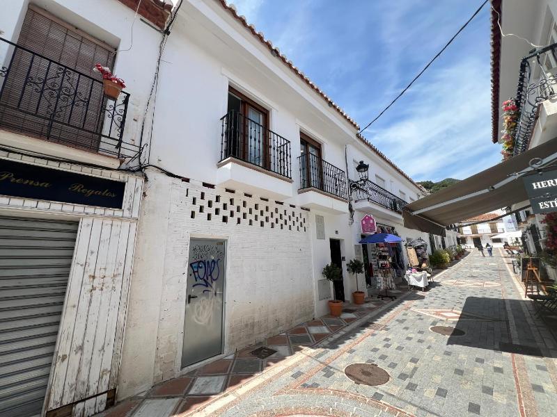 Studio Apartments in the vibrant heart of Benalmádena Pueblo - image 26